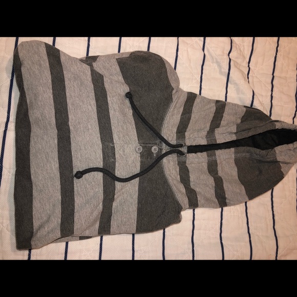 Pullover - Picture 1 of 1